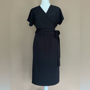 {Ann Taylor} Short Sleeve Wrap Dress in Black - Women's 4 - NWT